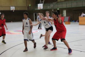 U16 - Fuad Hagjovig fordert den Ball